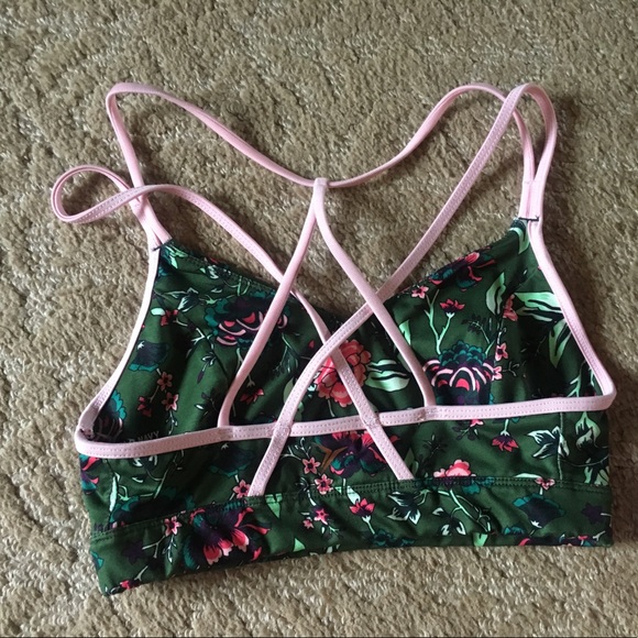 Floral old navy activewear set (small) - Picture 3 of 6